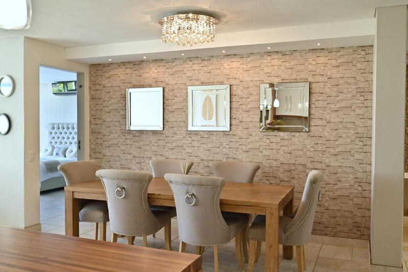 To Let 3 Bedroom Property for Rent in Dolphin Beach Western Cape